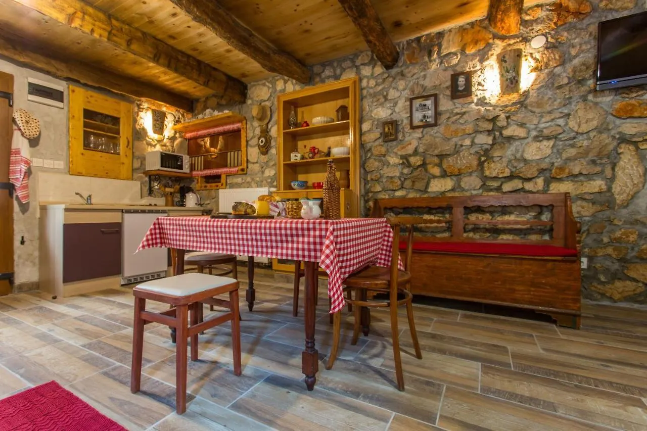 Nonna Stara Hotel Polje  Polje (Krk)