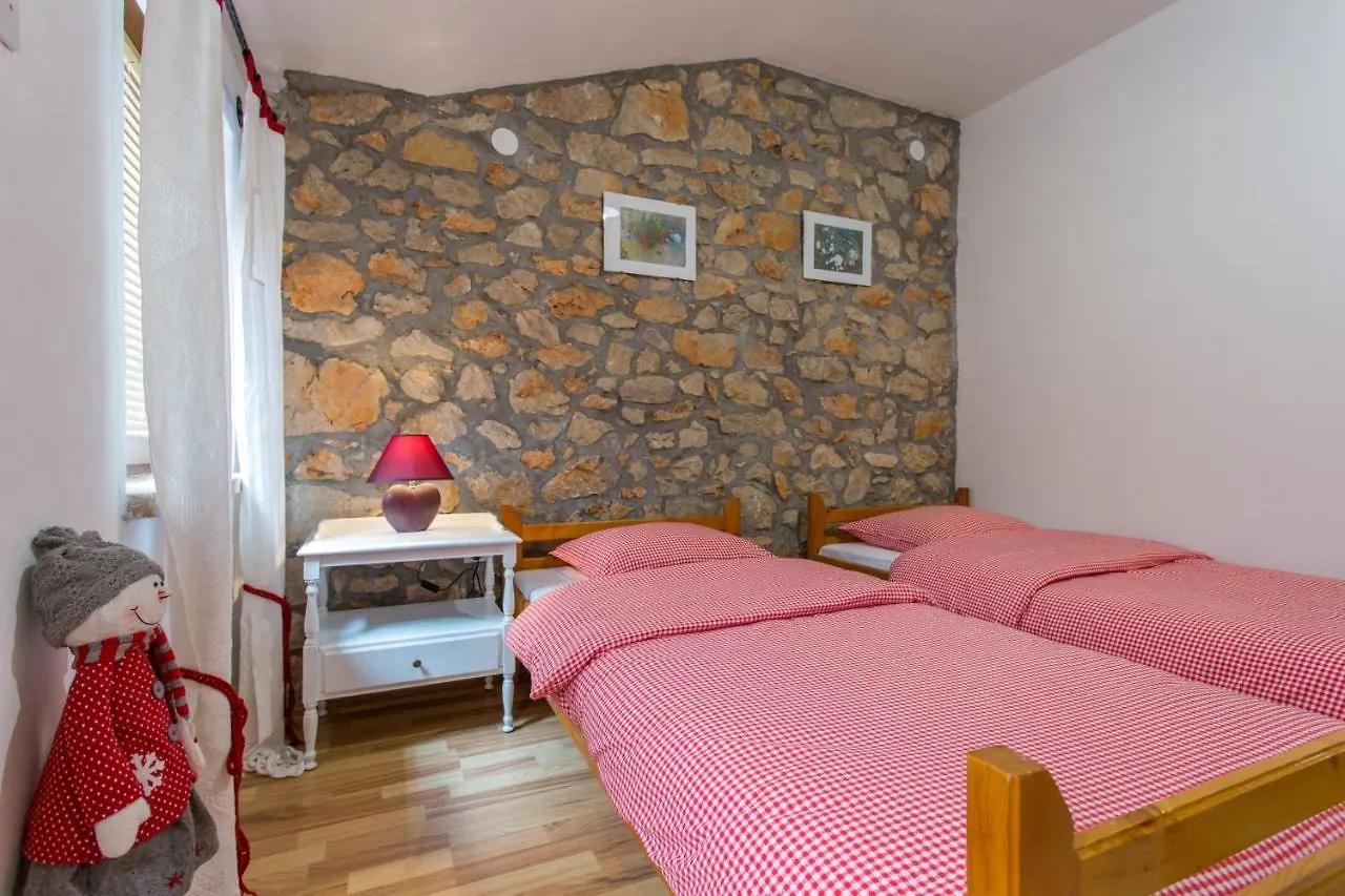 Nonna Stara Ξενοδοχείο Polje  0*, Polje (Krk)